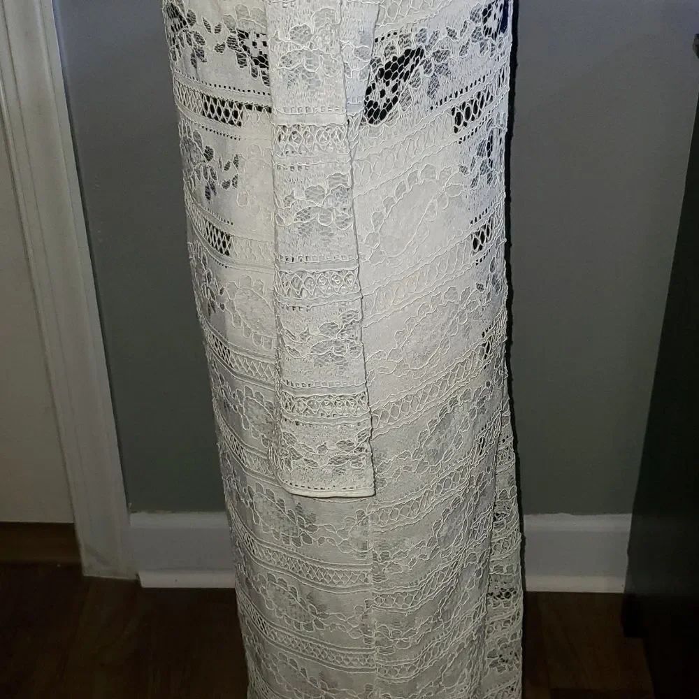 Long sleeve white lace dress - Picture 6 of 6